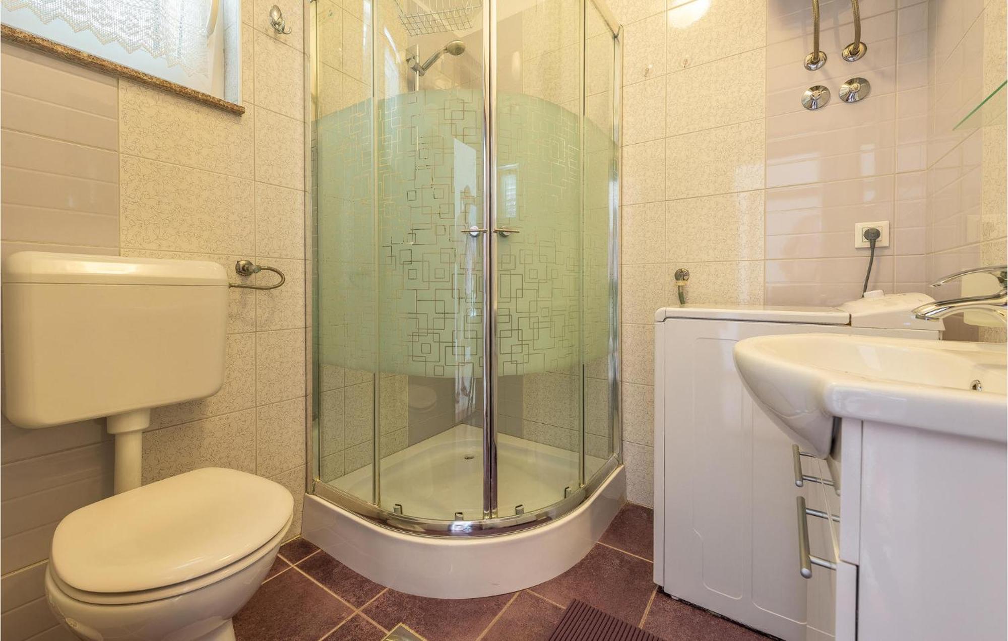 Lovely Apartment In Rogoznica With Kitchen Zewnętrze zdjęcie
